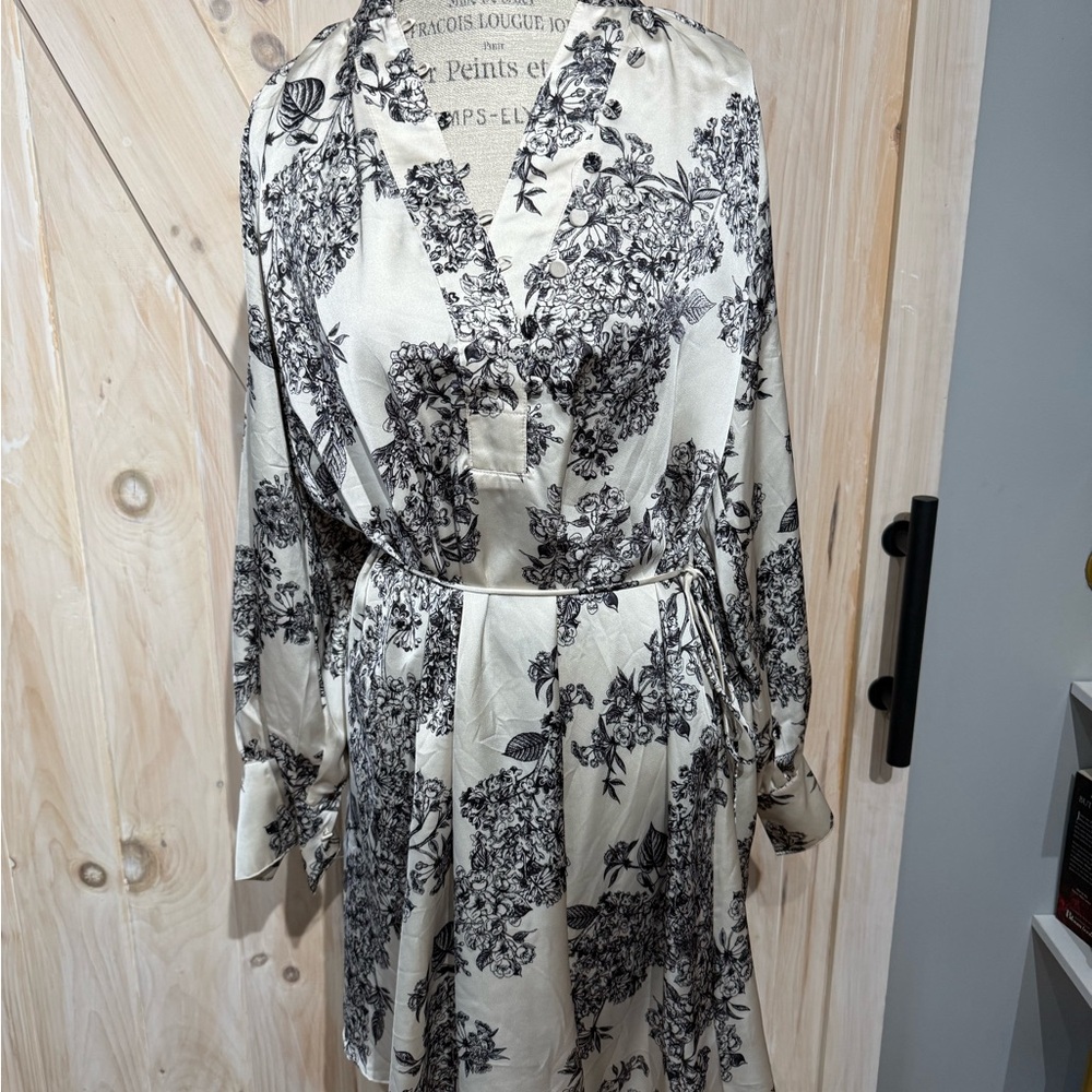 H&M Cream and Black Floral Long Sleeve Dress